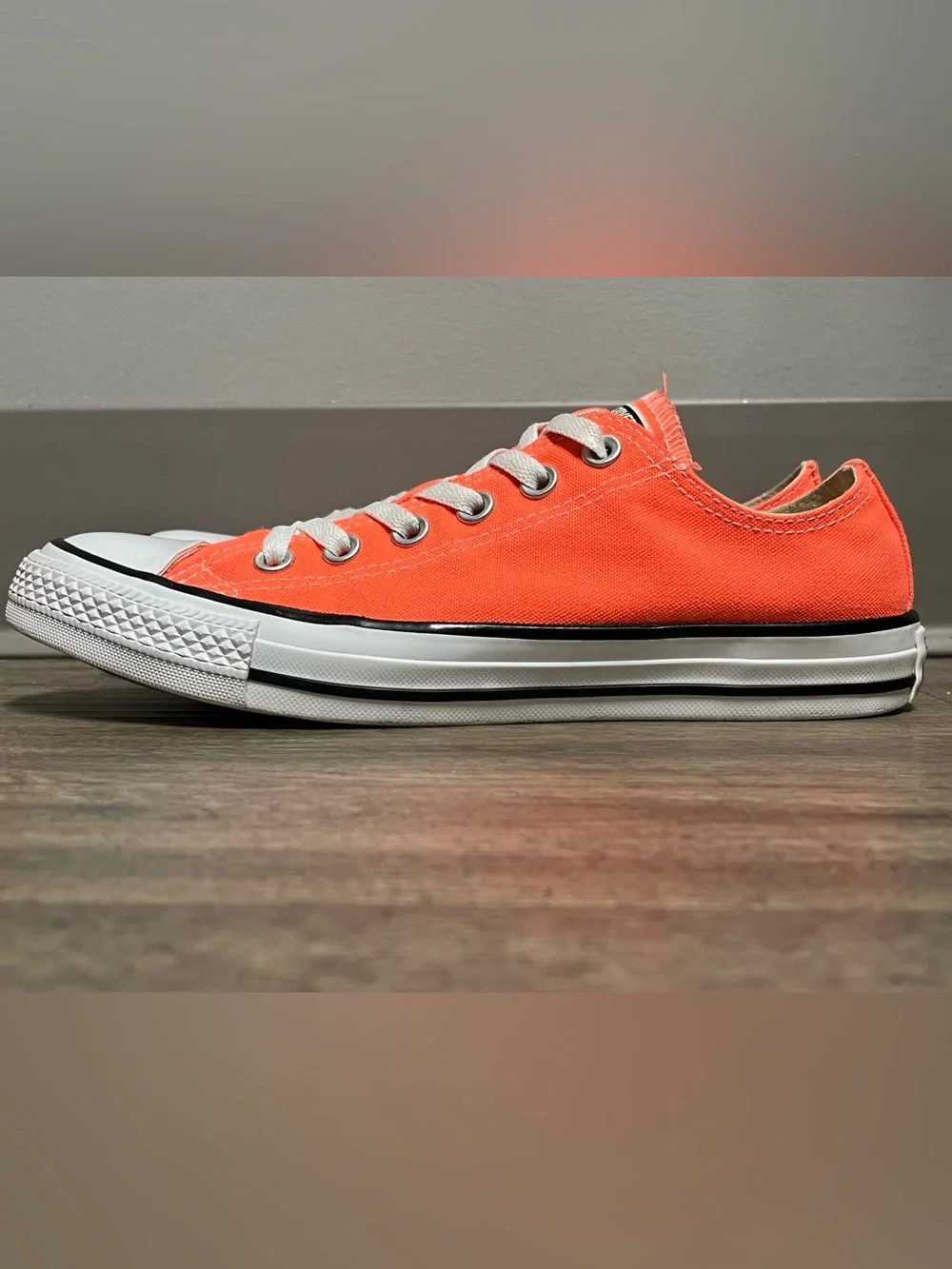 Converse Chuck Taylor All-Star Low Top - 155736F Hyper Orange - Men 6/Women 8 - Picture 4 of 15